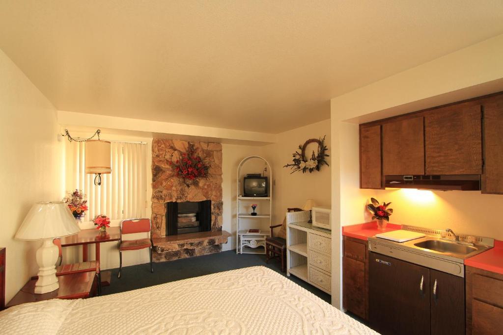 Monterey Fireside Lodge Szoba fotó